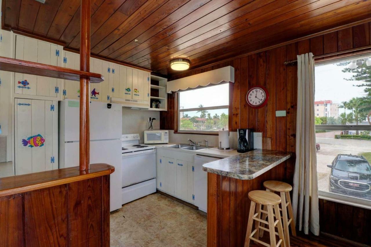 Estero Island Apartment With Boat Dock Fort Myers Beach Exterior photo